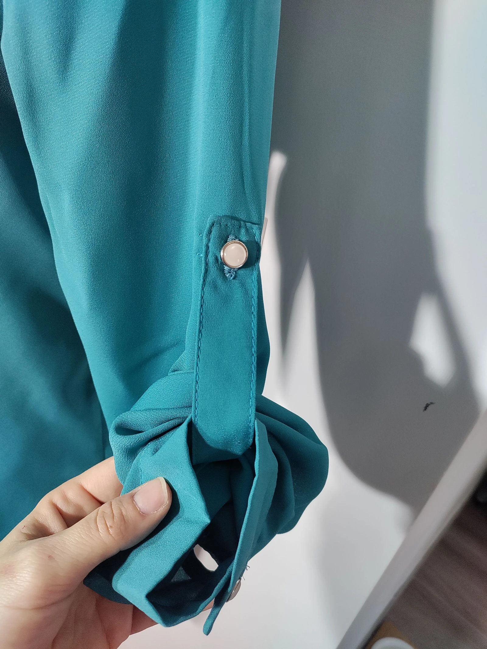 Blusa verde com gola joya 💎 pérolas e denim | tamanho M – photo 6